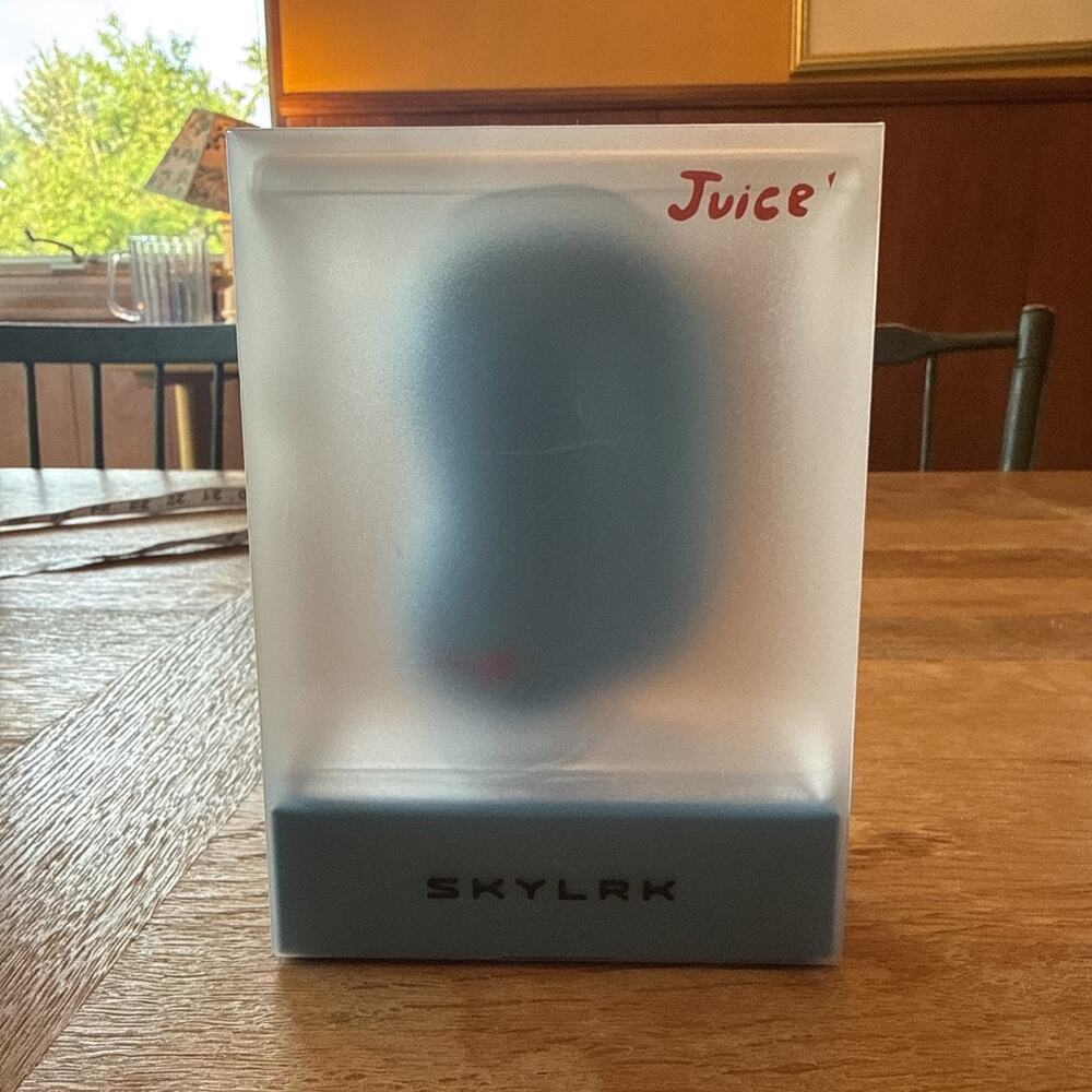 Justin Bieber SKYLRK Juice I Magsafe Powder Power Bank Brand New - Blue